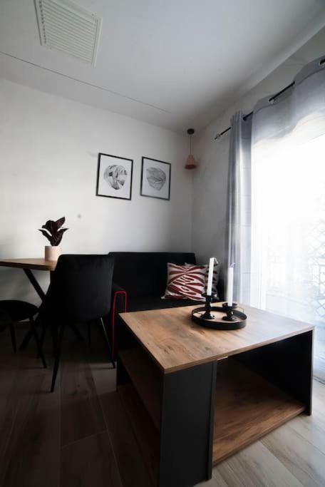 Coloris Rubrum Room Thessalonique Extérieur photo
